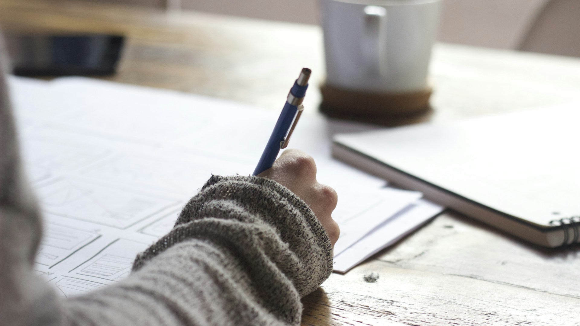 Best Free AI Tools for Writing Literature Reviews