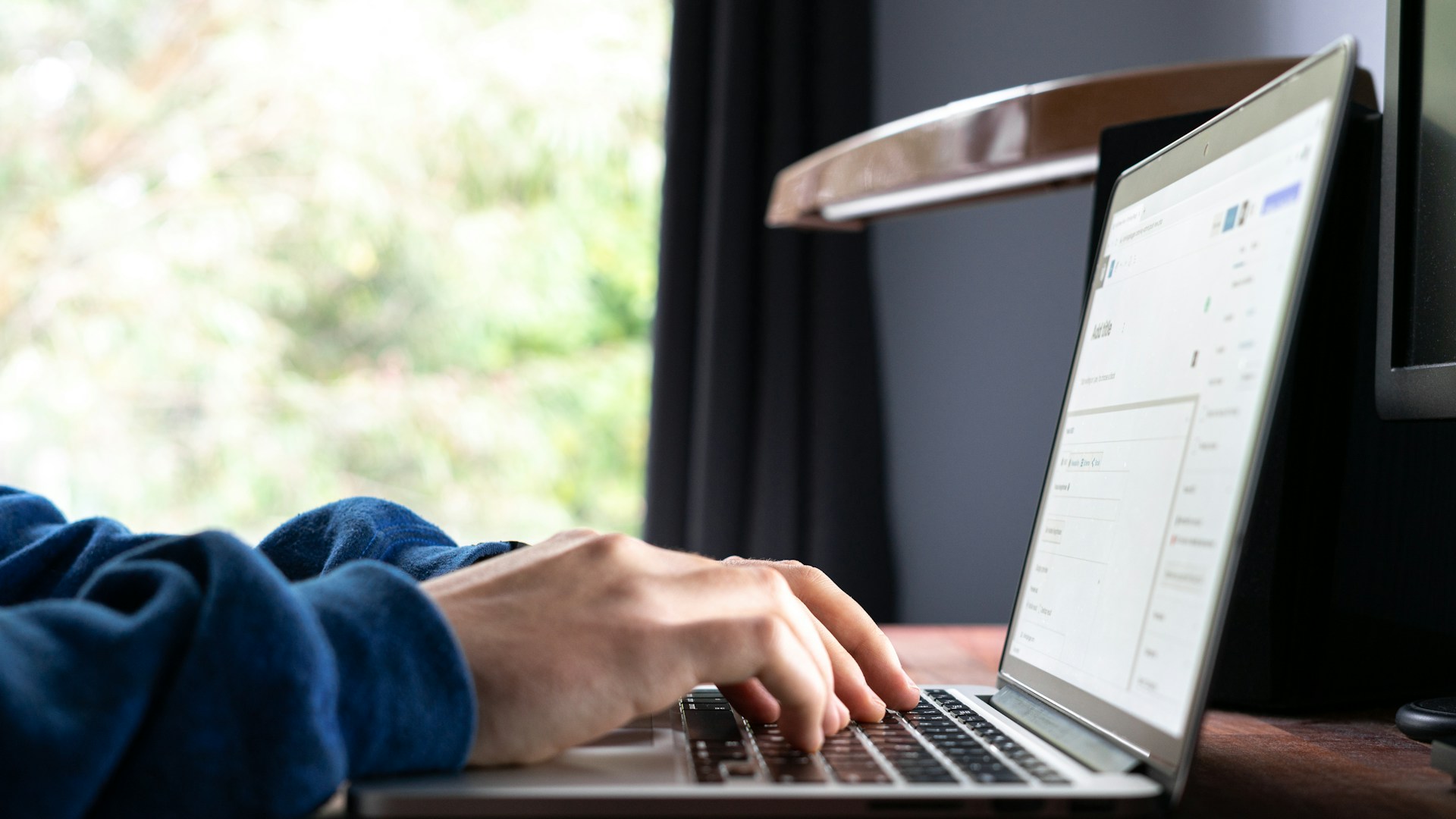 Best Free AI Writing Tools for Students