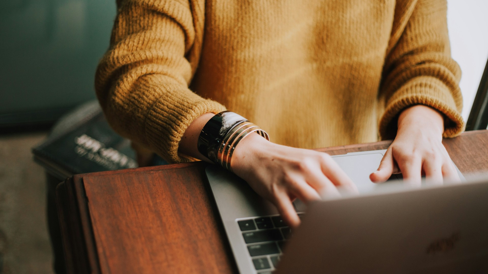 How to Use AI Writing Tools on Mac: A Comprehensive Guide