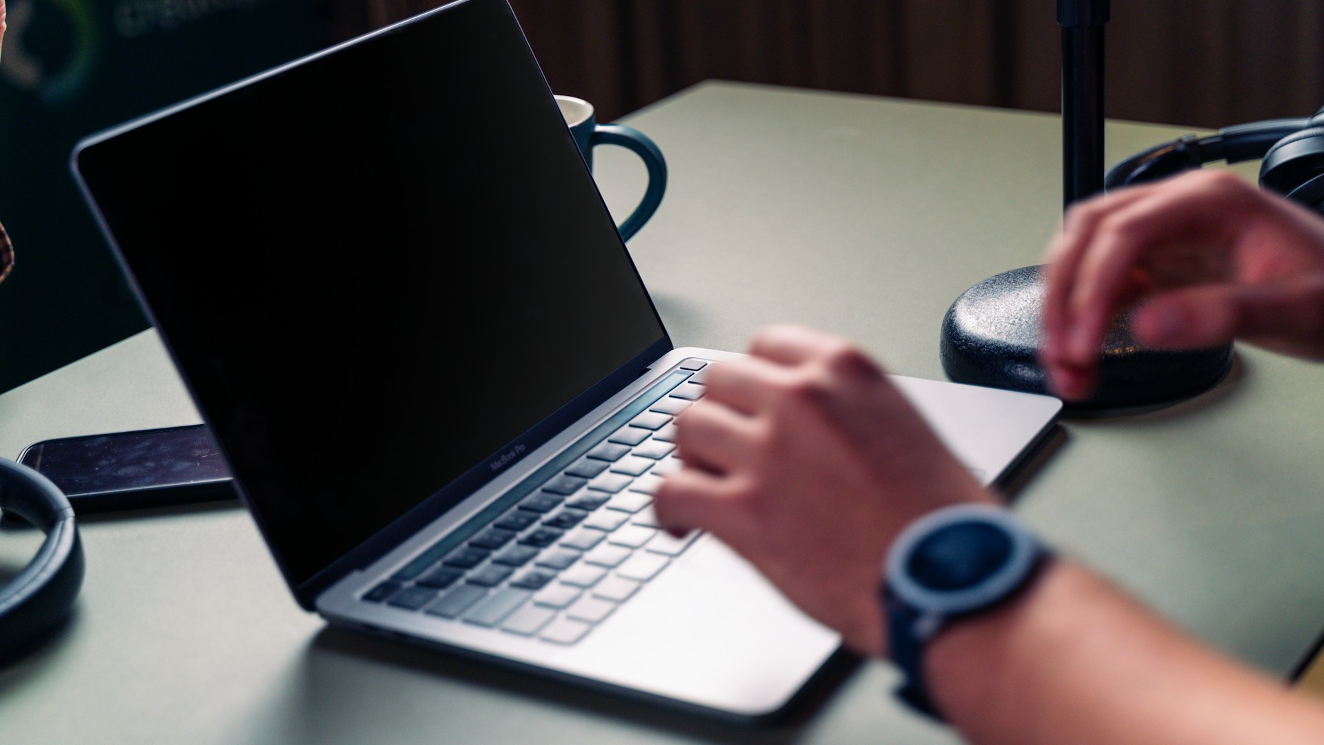 Top AI Tools for Writing Review Articles: What Makes Them Stand Out