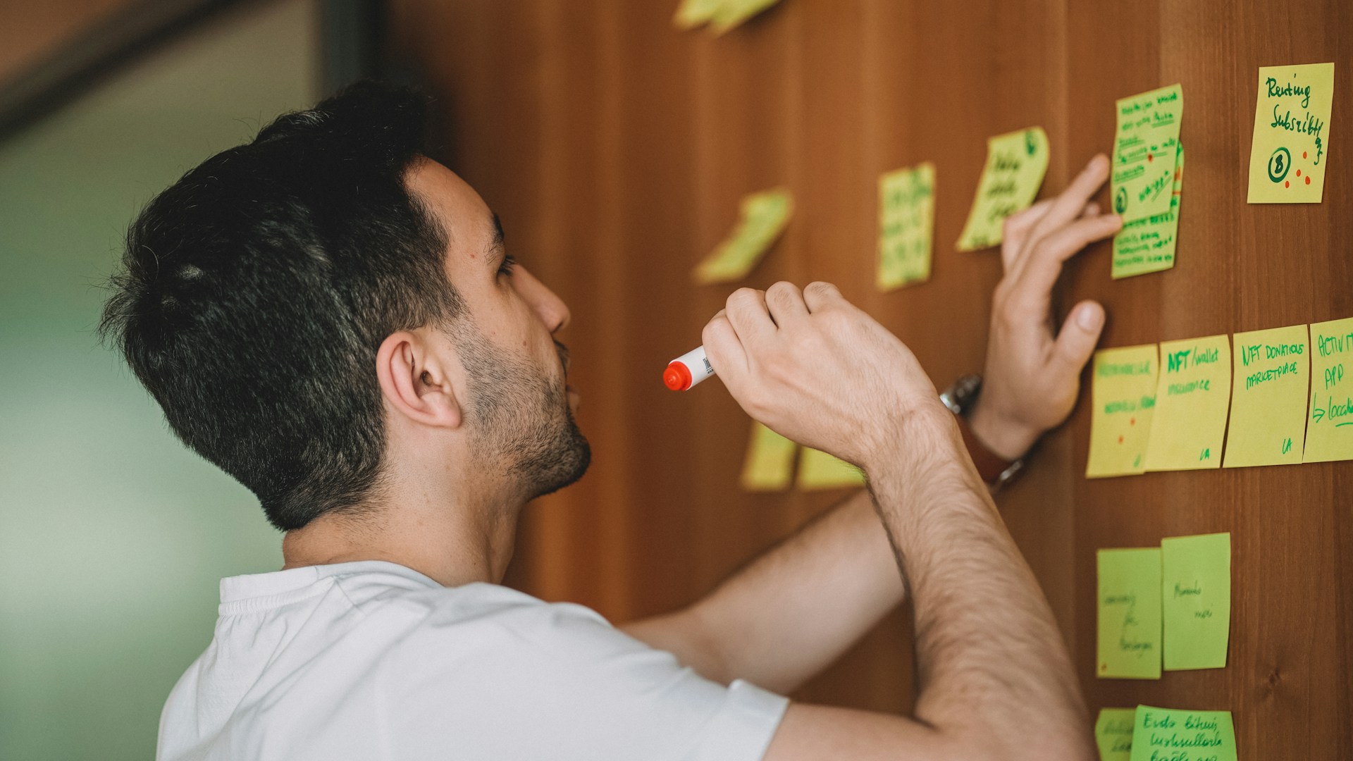 Top Alternatives to Claude AI for Creative Writing